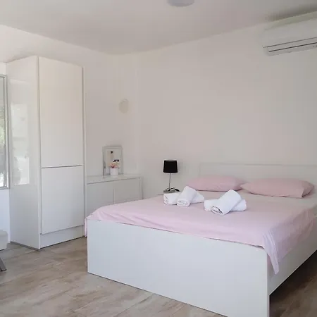 3 Apartament *